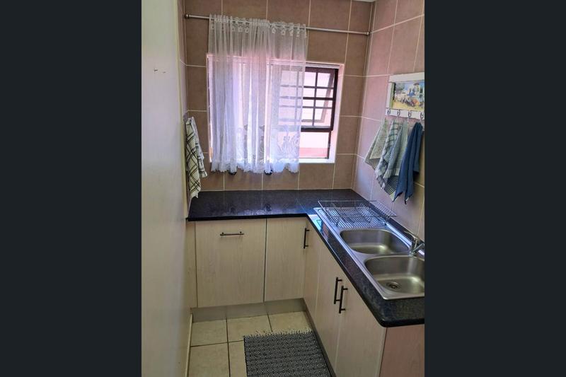 To Let 3 Bedroom Property for Rent in Island View Western Cape